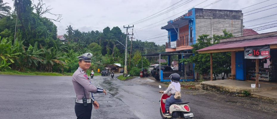 Sat Lantas Polres Seluma Laksanakan Pengaturan Lalu Lintas untuk Tingkatkan Kepercayaan Masyarakat