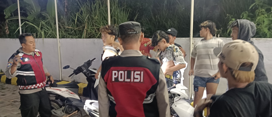 Polsek Talo Polres Seluma Melaksanakan Patroli Dialogis untuk Keamanan Wilayah Talo