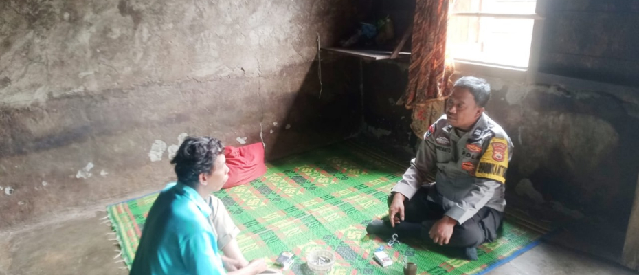 Bhabinkamtibmas Polsek Bermani Ulu Gelar Sambang Pasca Pilkada di Desa Pal VIII untuk Jaga Kondusifitas
