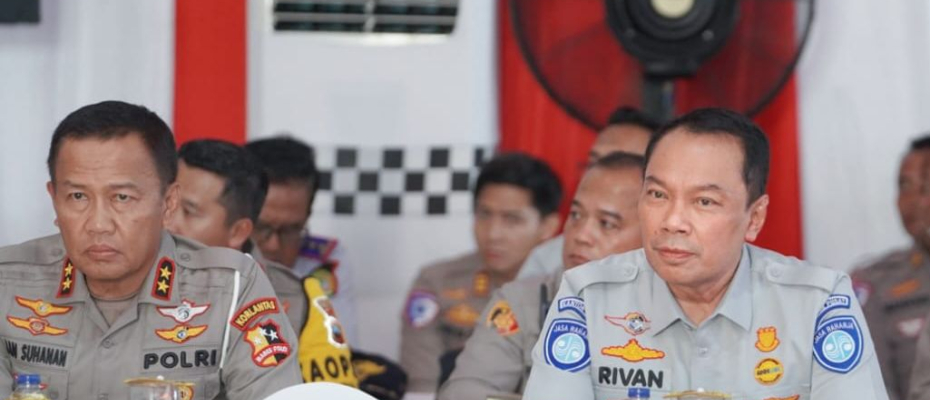 Pastikan Kesiapan Pengamanan Nataru, Dirut Jasa Raharja Dampingi Kapolri dan Panglima TNI Tinjau Gerbang Tol Prambanan