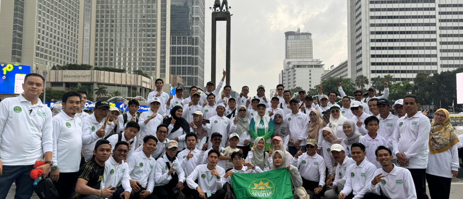 Penasihat Dharma Wanita Persatuan Kemenag RI Lepas Santri Fun Walk 2024