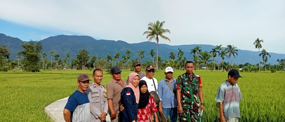 Bhabinkamtibmas Polsek Lebong Utara Hadiri Upname Pembangunan JUT di Desa Talang Ulu