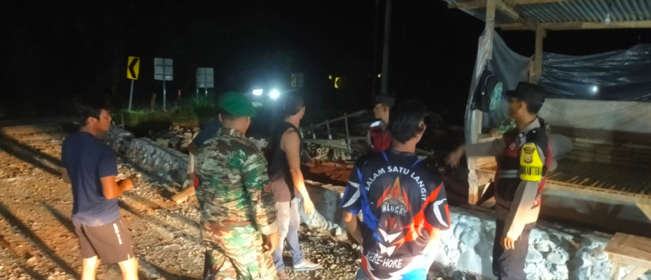 Patroli Gabungan TNI-POLRI di Sukaraja untuk Ciptakan Keamanan dan Kenyamanan