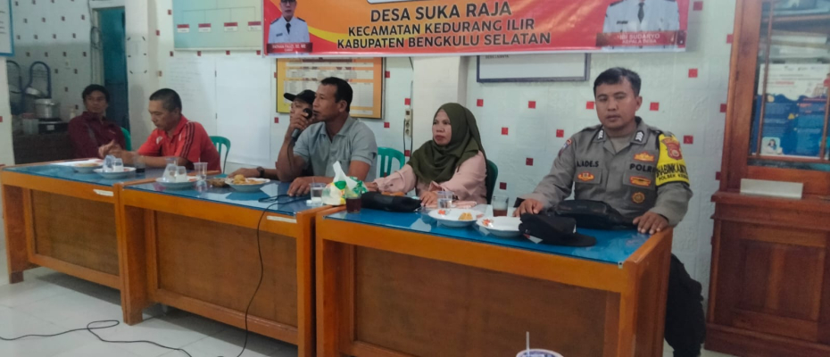 Bhabinkamtibmas Polsek Kedurang Ilir Hadiri Musrenbangdes dan Pantau Kamtibmas di Desa Suka Raja