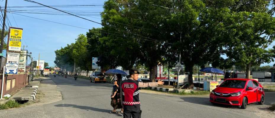 Sat Samapta Polres Kaur Gelar Pengaturan Lalu Lintas di Titik Rawan Kemacetan