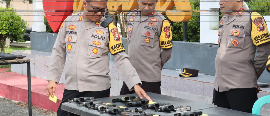 Polres Bengkulu Selatan Lakukan Pengecekan Senjata Api Personel untuk Tingkatkan PengawasanPolres Bengkulu Selatan Lakukan Pengecekan Senjata Api Personel untuk Tingkatkan Pengawasan