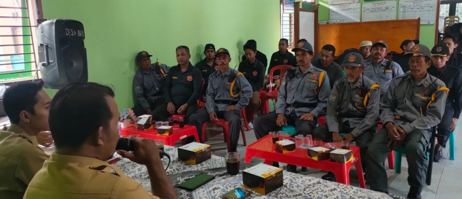 Polres Seluma Gelar Pelatihan Linmas untuk Tingkatkan Kapasitas dan Pemberdayaan di Desa Bukit Peninjauan II