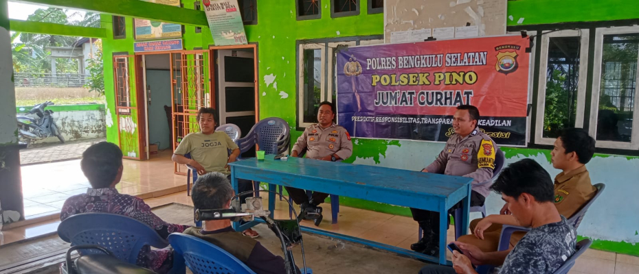 Perkuat Sinergitas, Polsek Pino Gelar Jumat Curhat di Desa Puding