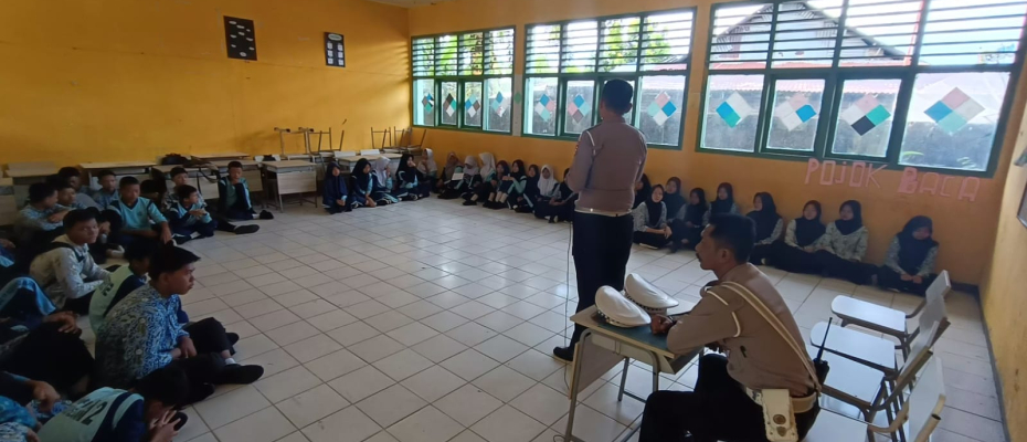 Satlantas Polres Bengkulu Selatan Gelar Sosialisasi Keselamatan Lalu Lintas di SMPN 12