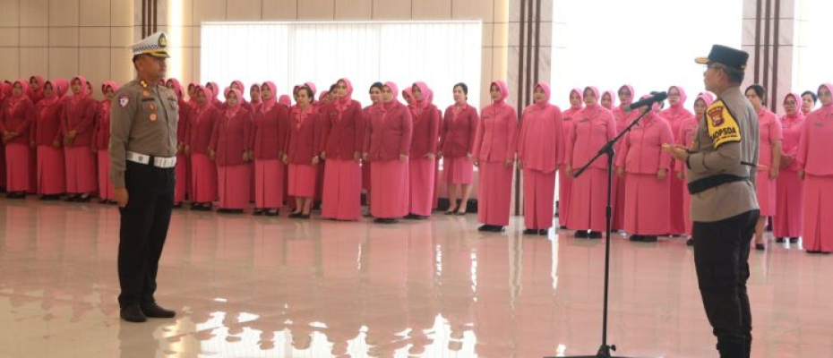 Kapolda Bengkulu Pimpin Upacara Kenaikan Pangkat 508 Personel Polda Bengkulu