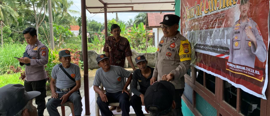 Polsek Padang Ulak Tanding Gelar Jumat Curhat untuk Jalin Komunikasi dan Keamanan Bersama Masyarakat