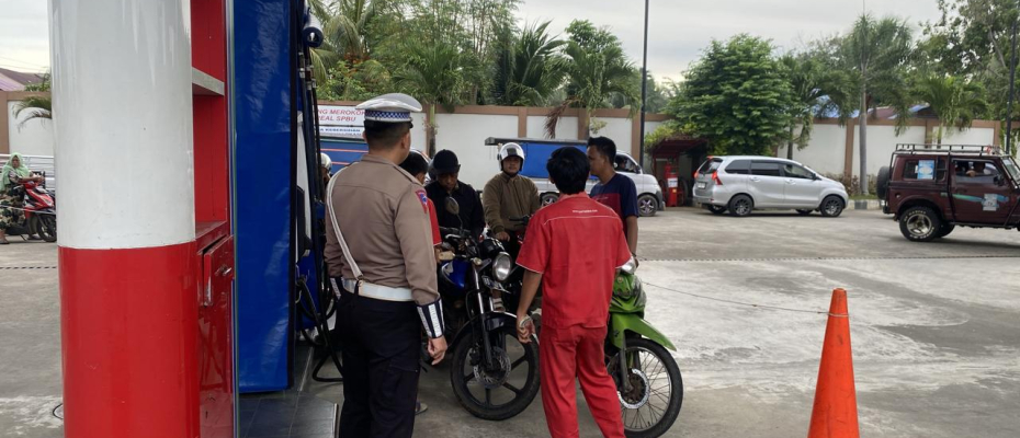 Sat Lantas Polres Bengkulu Selatan Laksanakan Pengawasan Pendistrubusian dan Pengisian BBM