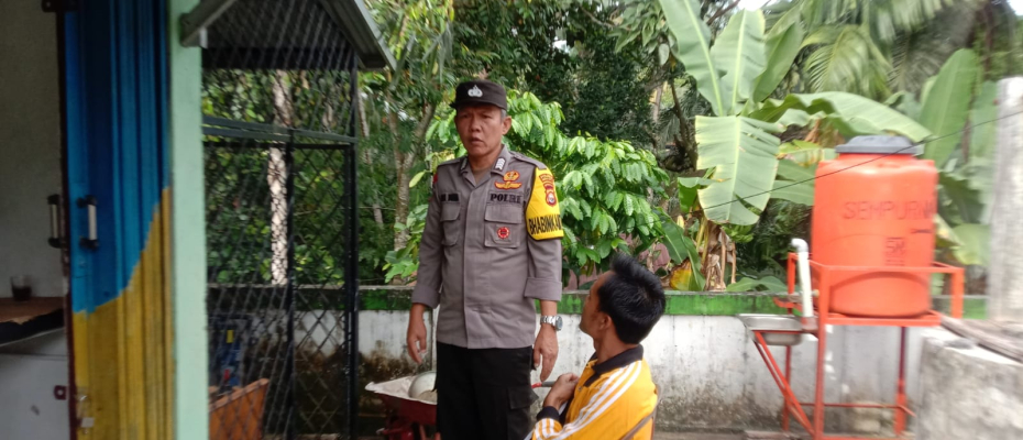 Bhabinkamtibmas Polres Bengkulu Selatan Laksanakan Sambang Kamtibmas untuk Jaga Keamanan Desa