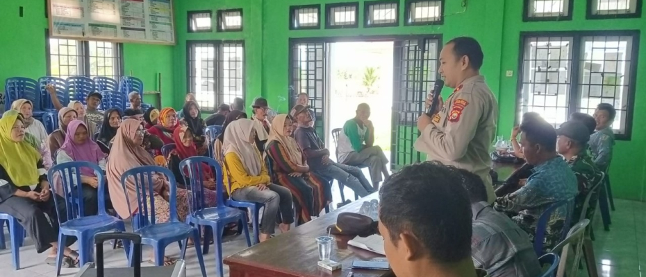 Polsek Kedurang Ilir Hadiri Musdesus Penetapan Penerima BLT Desa Muara Tiga Ilir
