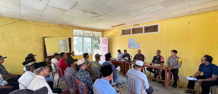 Tingkatkan Koordinasi, Personel Polsek Lebong Selatan Hadiri Musrenbang di Kelurahan Tes