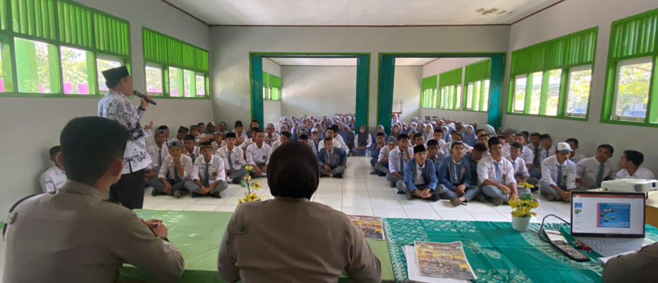Polres Lebong Sosialisasi Penerimaan Polri 2025 di SMAN 03 LebongPolres Lebong Sosialisasi Penerimaan Polri 2025 di SMAN 03 Lebong