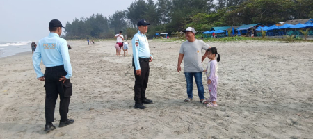 Subdit Wisata Ditpamobvit Polda Bengkulu Patroli Dialogis di Pantai Panjang dan Bancollen Mall .